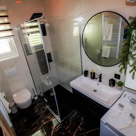 Apartment Petrac - App5 & App5a *