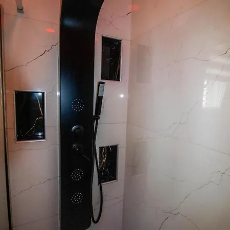 Apartment Petrac - App5 & App5a *